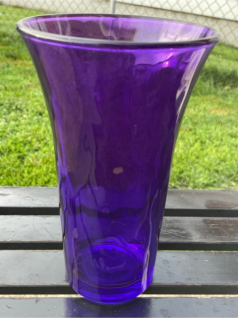 Vtg LIBBEY Purple Hand Blown Glass Vase 8”